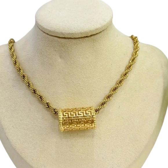 NWT Greek Key Design Chunky Gold Tone Necklace - Picture 1 of 4